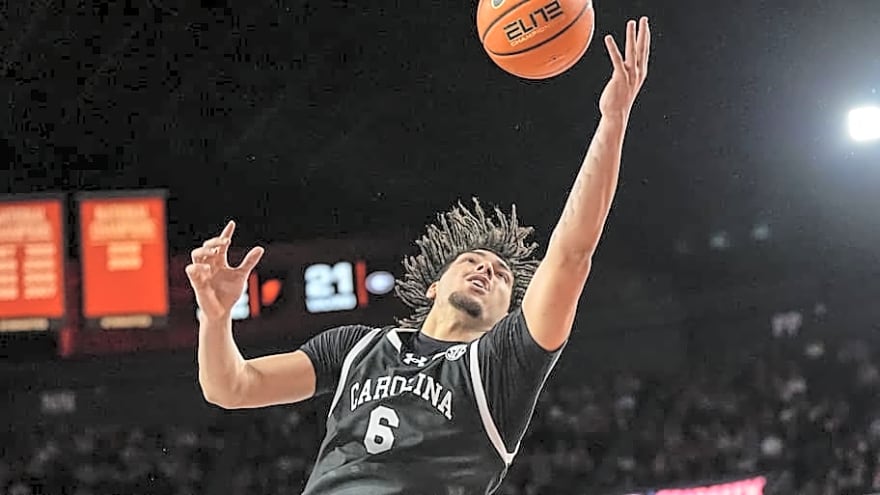 South Carolina Basketball Forward EJ Walker Plans to Enter the Transfer Portal