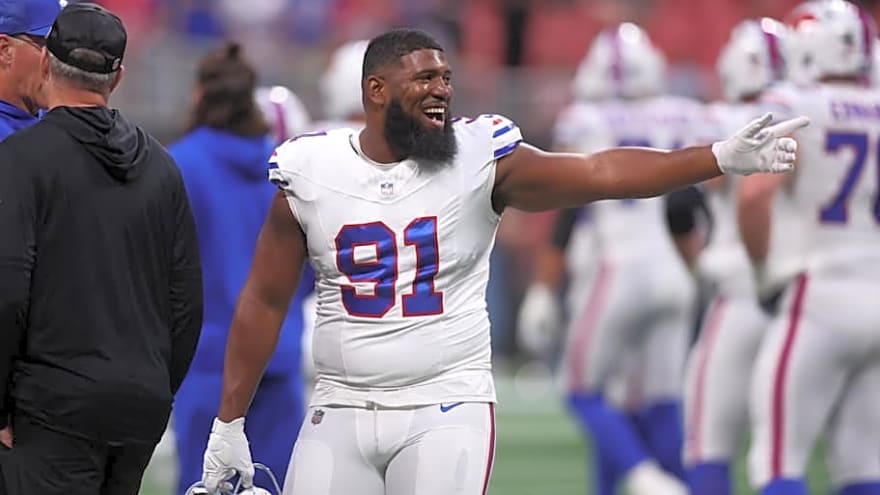 Mistake on game&#39;s first snap puts Bills in early hole vs. Falcons in Atlanta