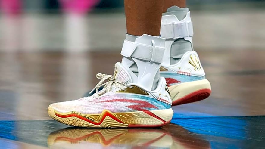 Steph Curry Narrows Sneaker Free Agency Down to 3 Brands