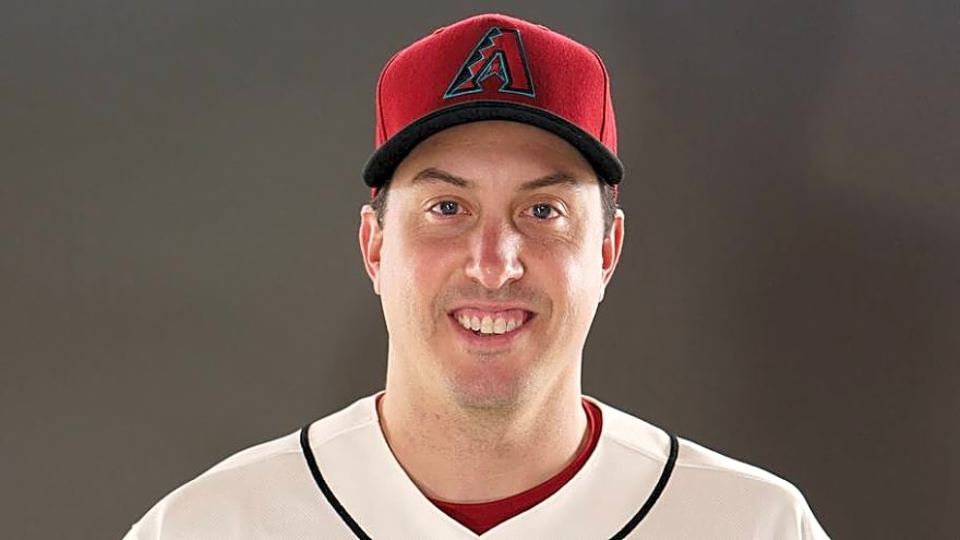 Diamondbacks' Veteran Reliever Elects Free Agency