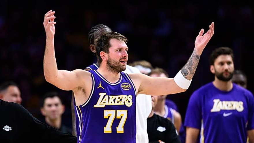 Lakers Hit With Brutal Prediction After Roster Overhaul