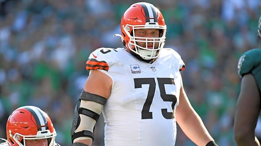 Browns Signing Two Starting Guards Puts Writing on the Wall for Joel Bitonio