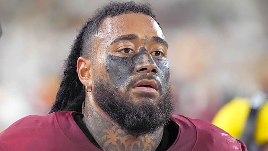 Commanders&#39; locker room leader must rise now before it’s too late