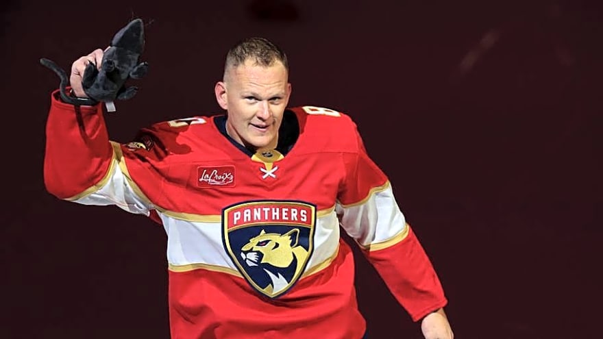 Brady Tkachuk named No. 1 star of week ahead of return to Ottawa