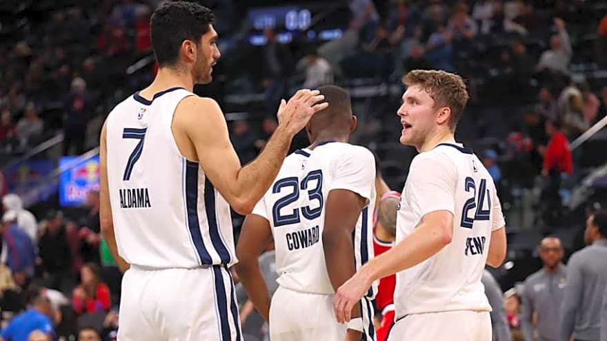 Second-round guard comes up big again in Grizzlies win