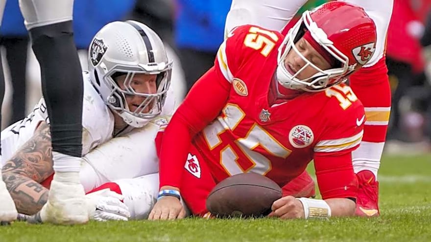 Holes in Chiefs&#39; Armor Give the Raiders a Chance