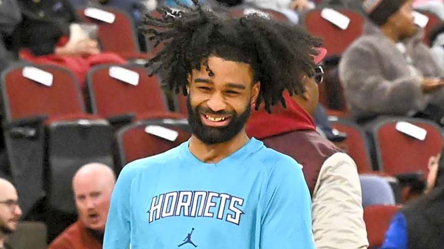 Coby White Greeted with Emotional Warm Welcome in First Meeting with the Bulls