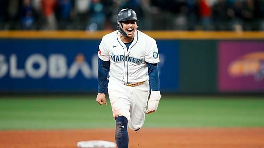 Mariners Slugger Gets Huge 5-Year, $125 Million Contract Projection