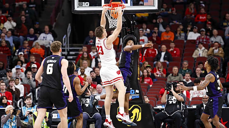 Blackwell, Boyd shine as Wisconsin advances with tight win over Washington