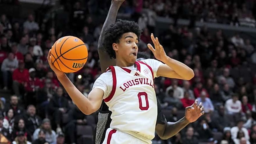 Louisville Men&#39;s Basketball Still Staying Put in Week Five of AP Top 25