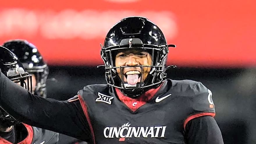 Jonathan Thompson Laser Focused on Strong Finish With Cincinnati Bearcats Football
