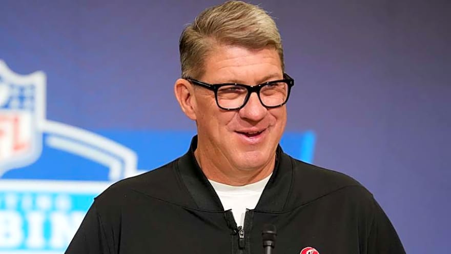 Buccaneers Land 'Green Dot' All-American Linebacker in Latest 2026 NFL Mock Draft