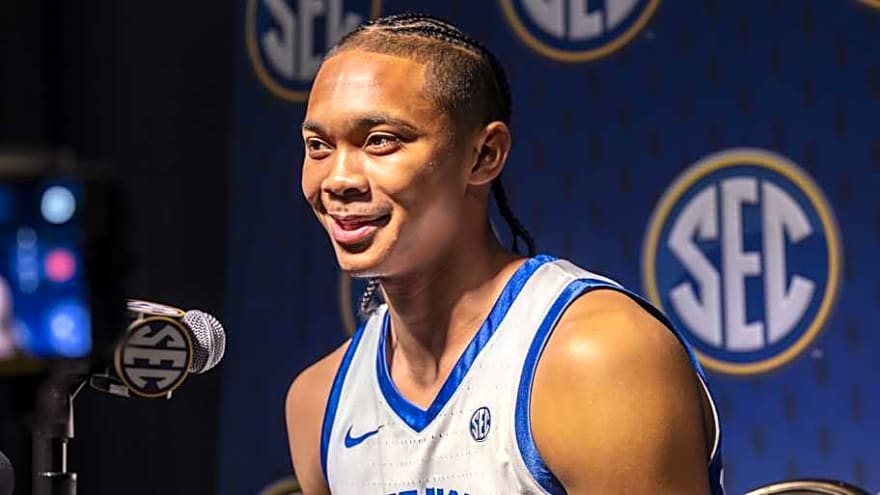 Mark Pope provided an injury update on Jaland Lowe&#39;s shoulder