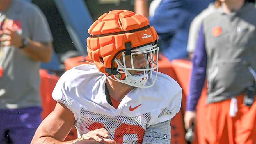 Former Clemson Receiver Entering Transfer Portal For Second Straight Season
