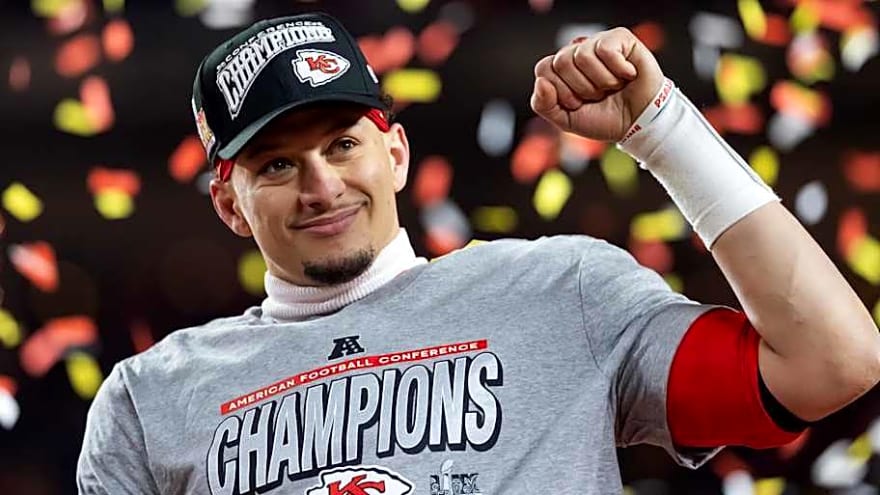 Analyst Breaks Down Why Chiefs&#39; Mahomes is 2025&#39;s Best QB