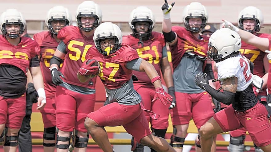 Running Back Shockingly Leaves Iowa State Football Program