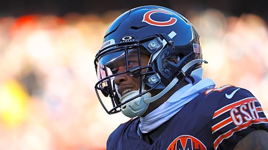 Bears WR DJ Moore Breaks Silence After Disappointing End to the 2025 Season