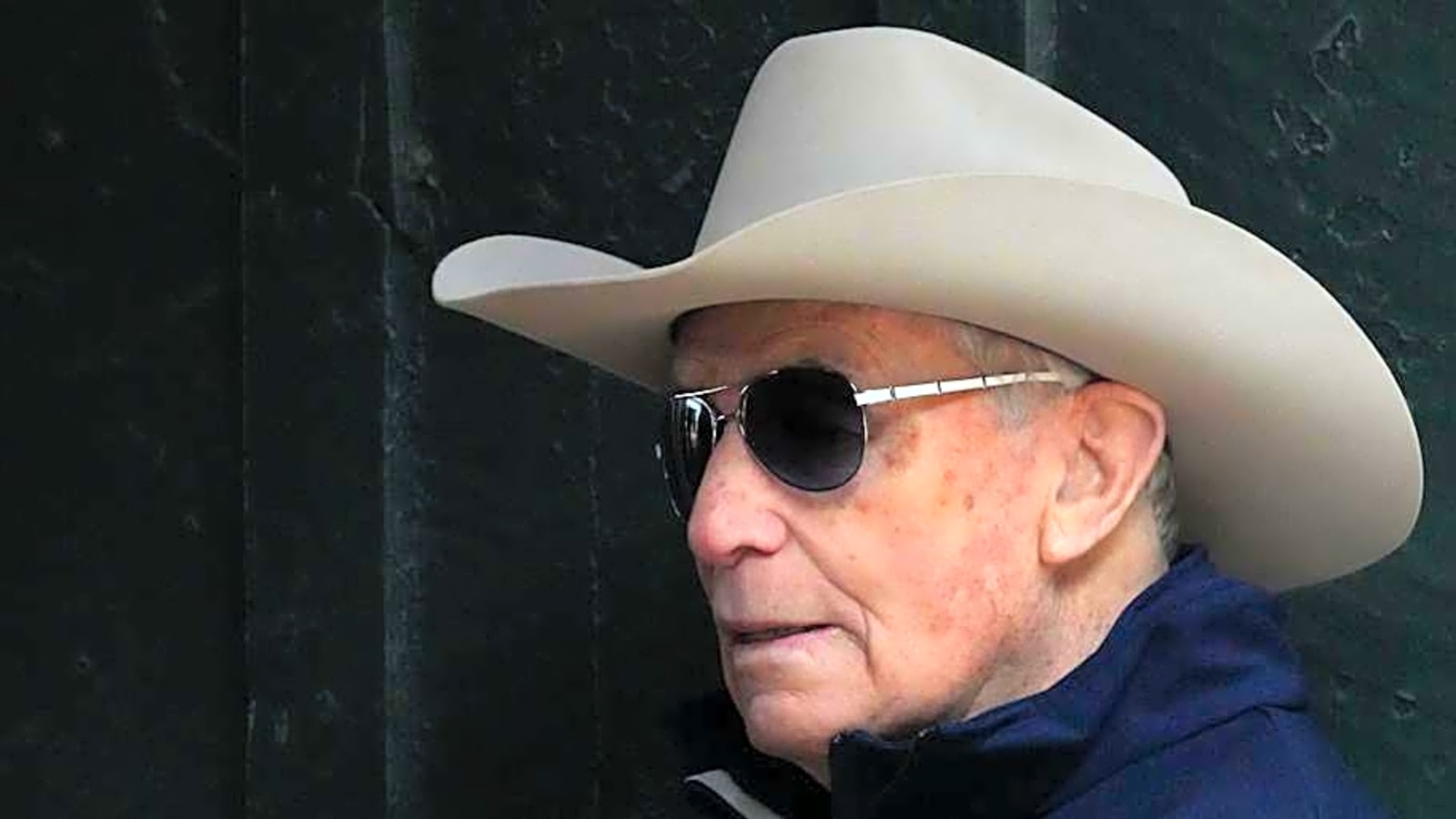 Hall of Fame trainer D. Wayne Lukas to step away from training amid health issues