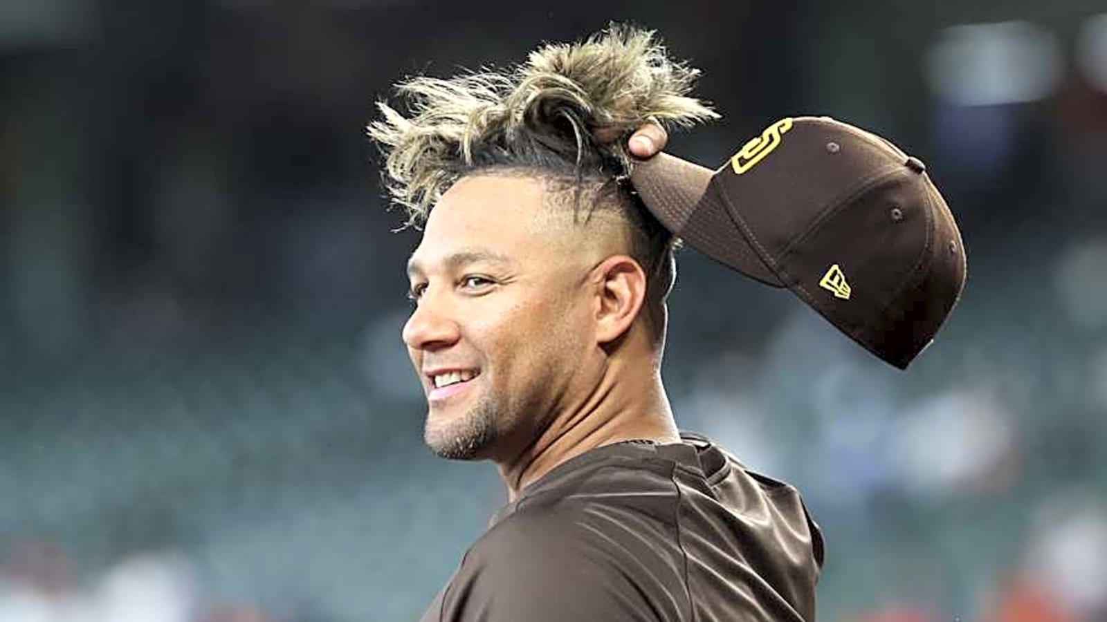 Former Houston Astros&#39; WS Champion, Batting Champion Trying to Hang onto MLB Career