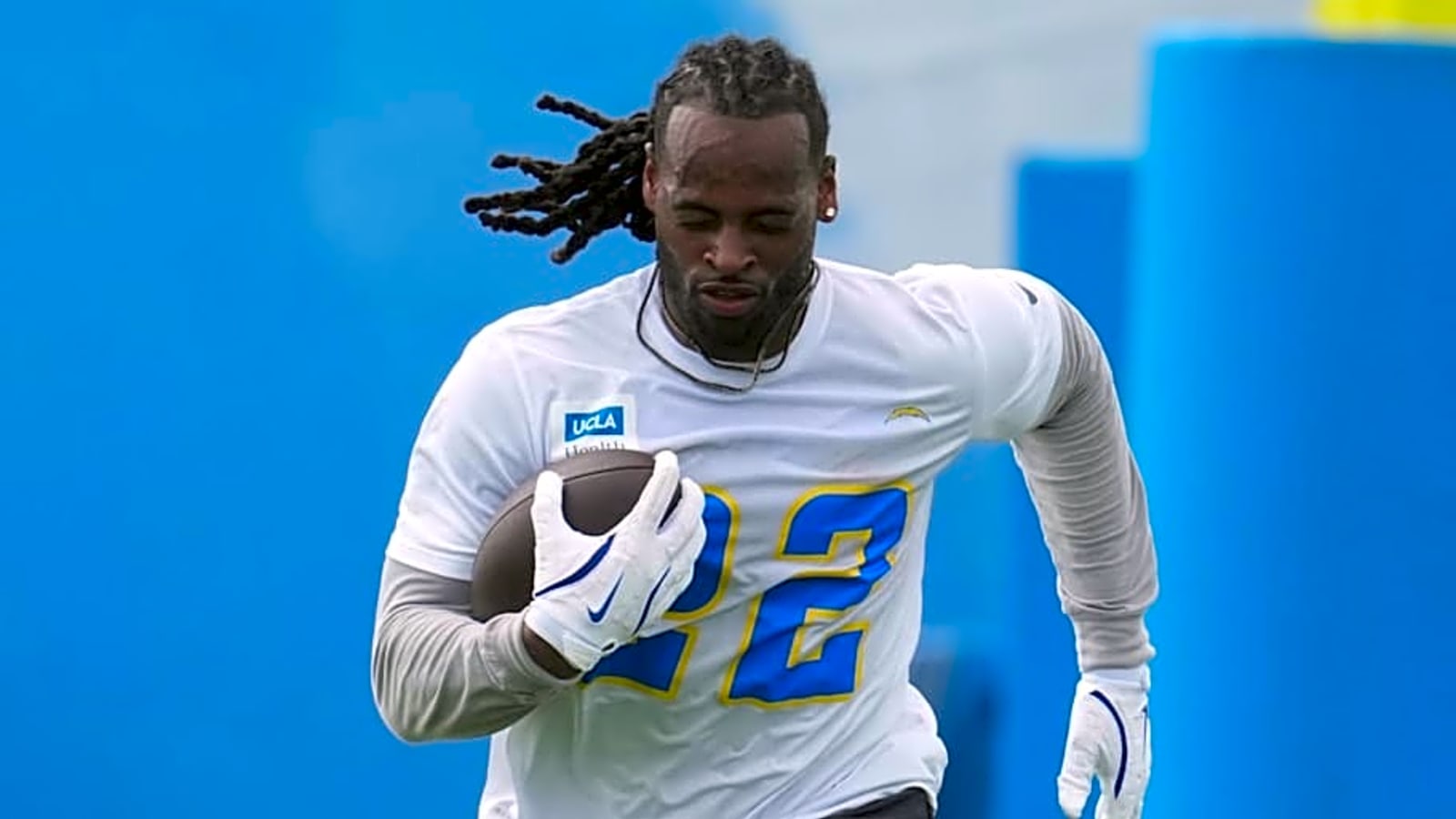 Najee Harris Sustains Minor Injury in Fireworks Mishap