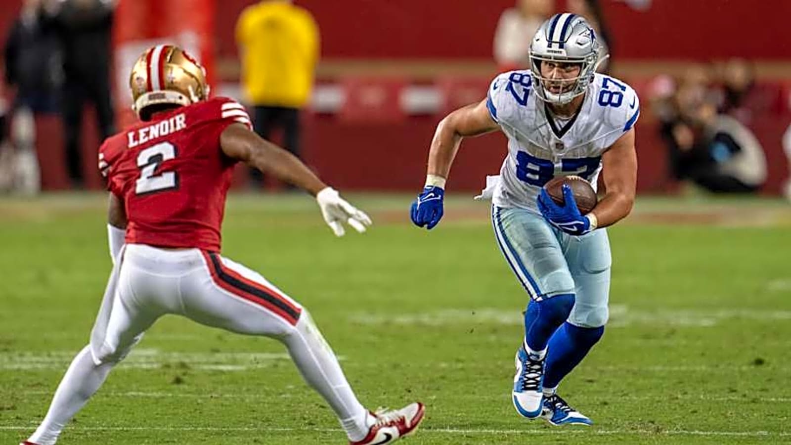 Cowboys star going viral for forced handshake with huge rival on TikTok