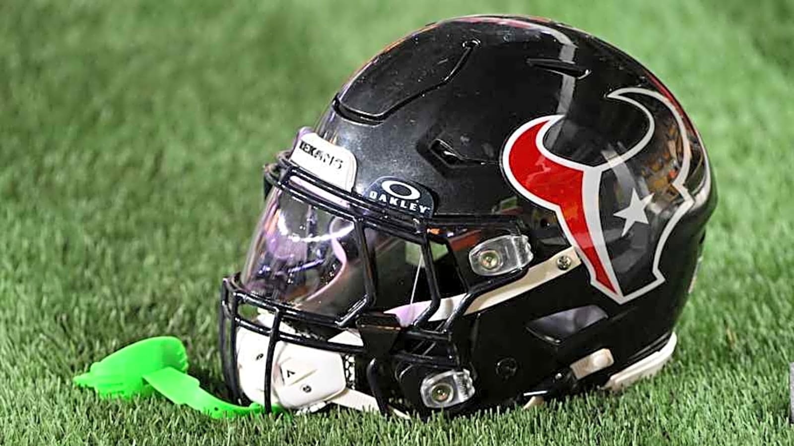 Texans Predicted to Dump Former Chiefs Super Bowl Champion