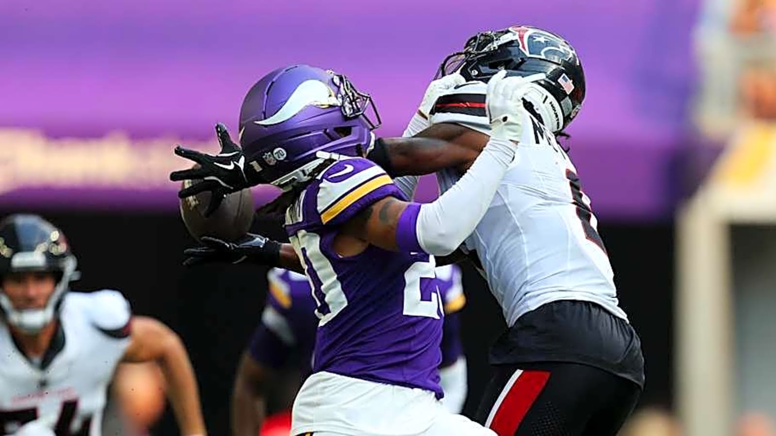 Texans trade forgotten WR to Eagles after depth chart tumble