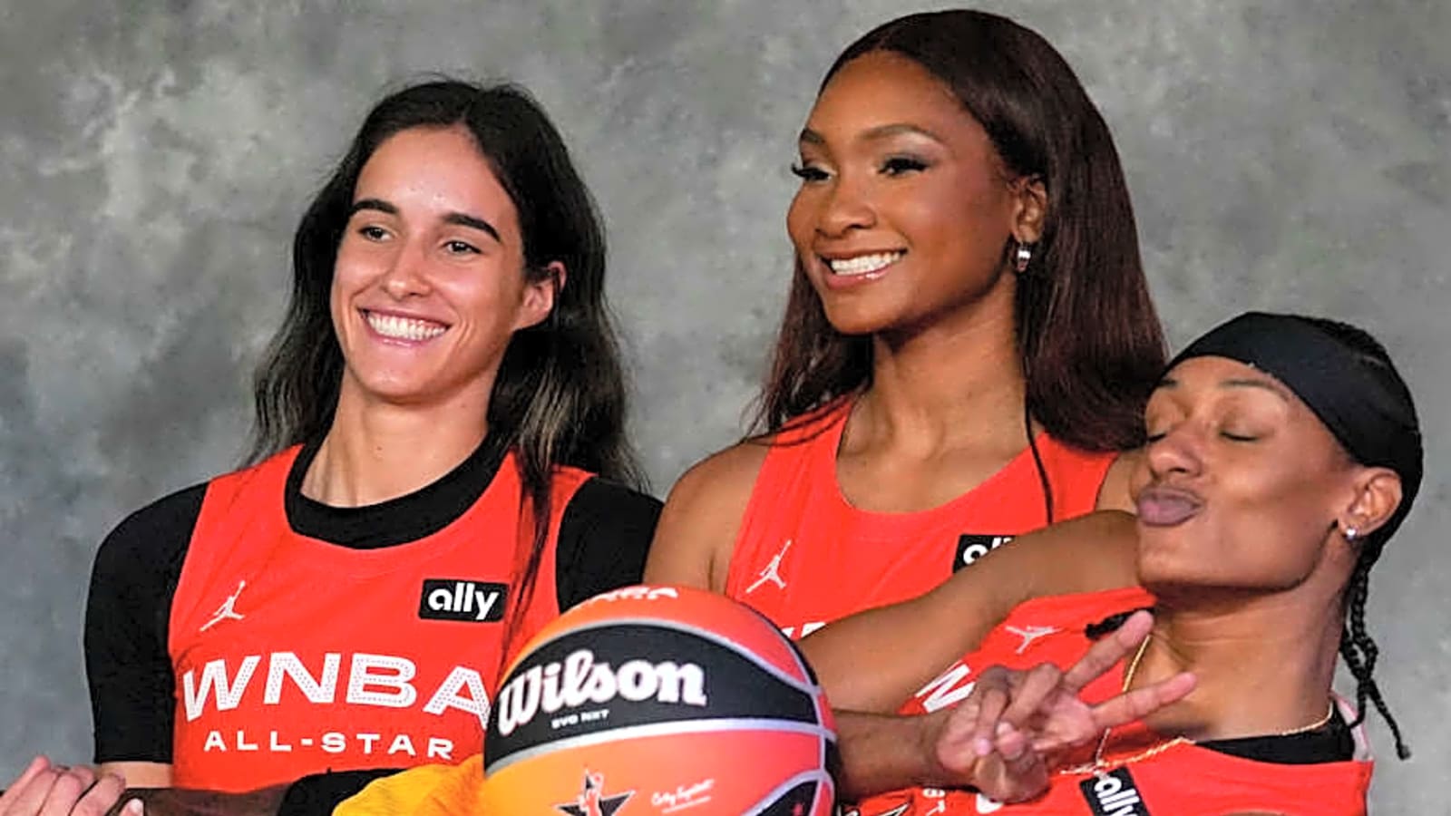 Cowboys' Marist Liufau shares candid photo for WNBA star gf Sonia Citron's birthday