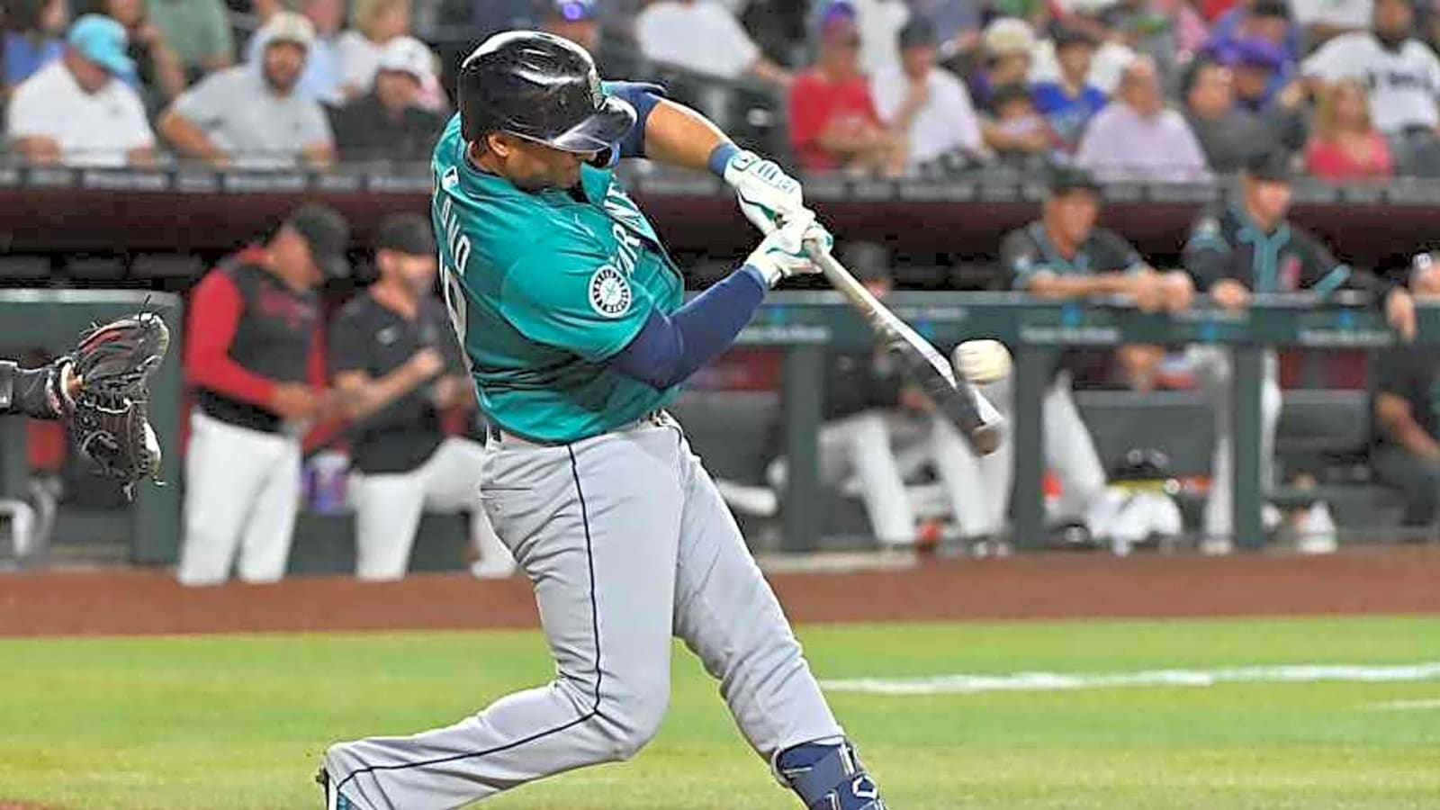 Seattle Mariners Make Big Lineup Decision For Game 2 of Series Against Chicago Cubs