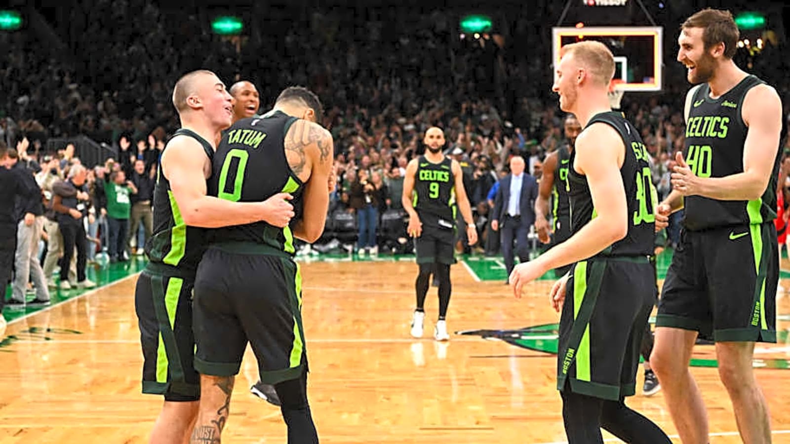 Jayson Tatum Reacts to Spurs Free Agent Signing