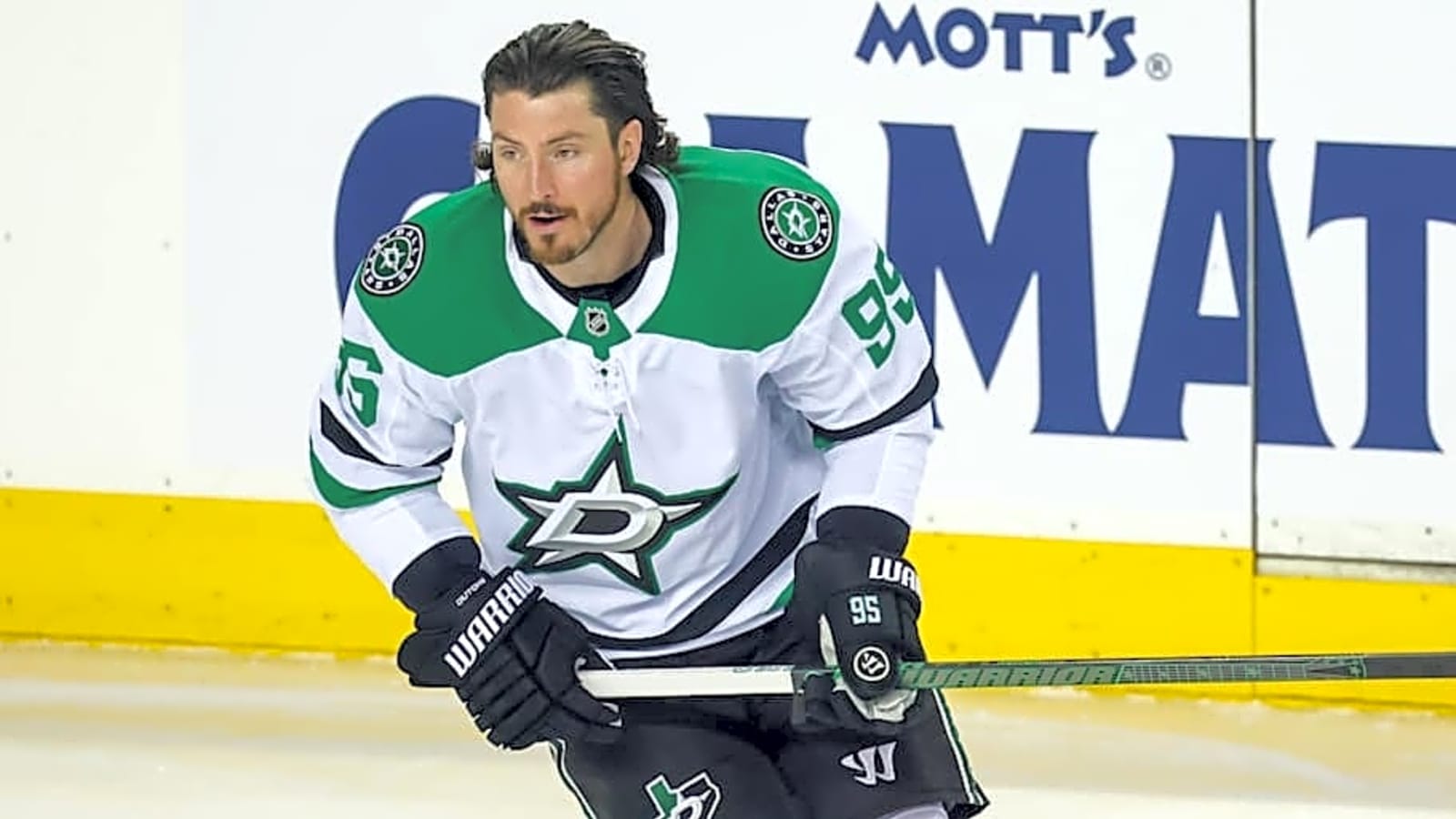 Stars Sign Veteran Forward to Huge Extension