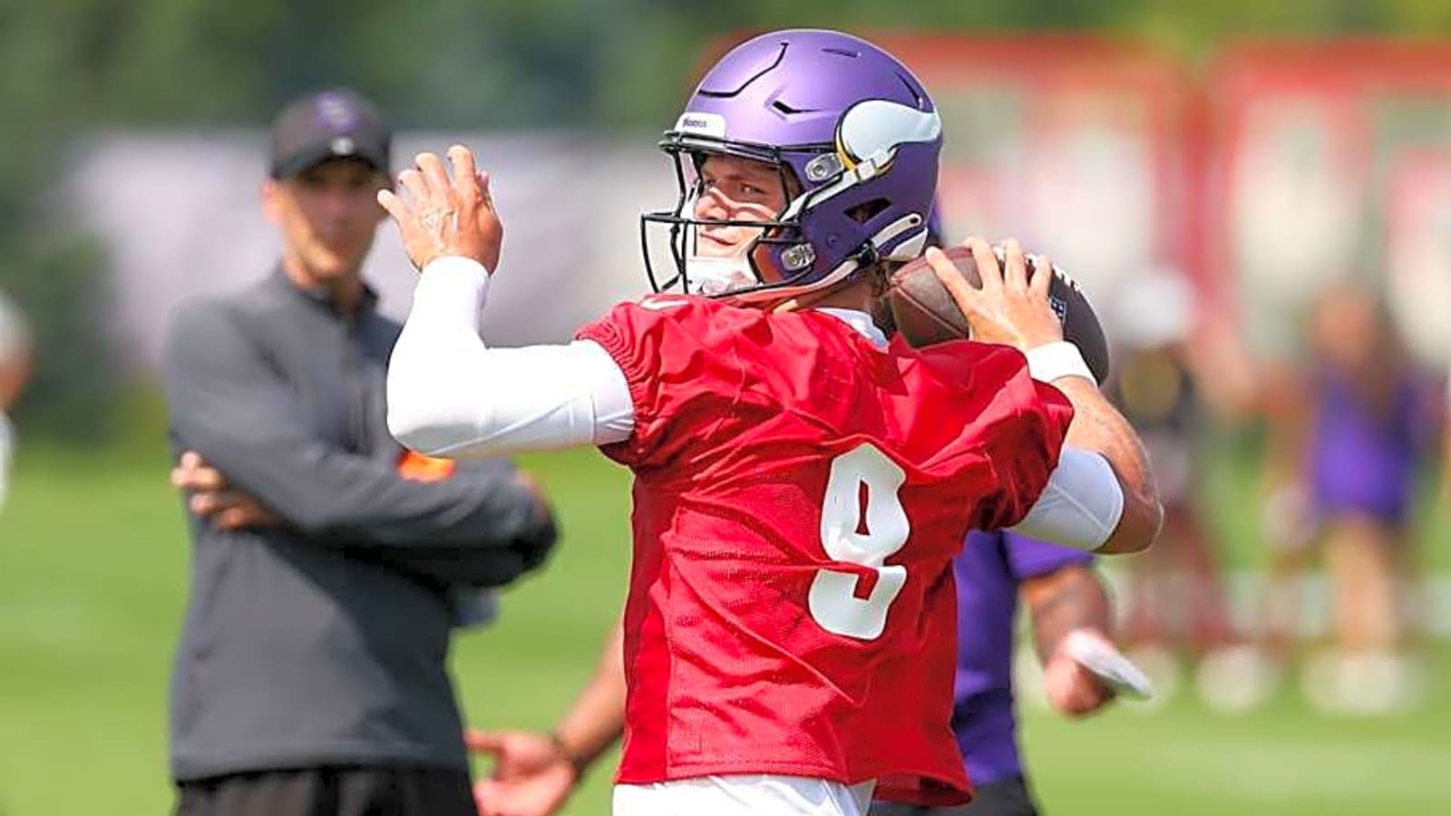 Vikings Make QB Decision Against Patriots