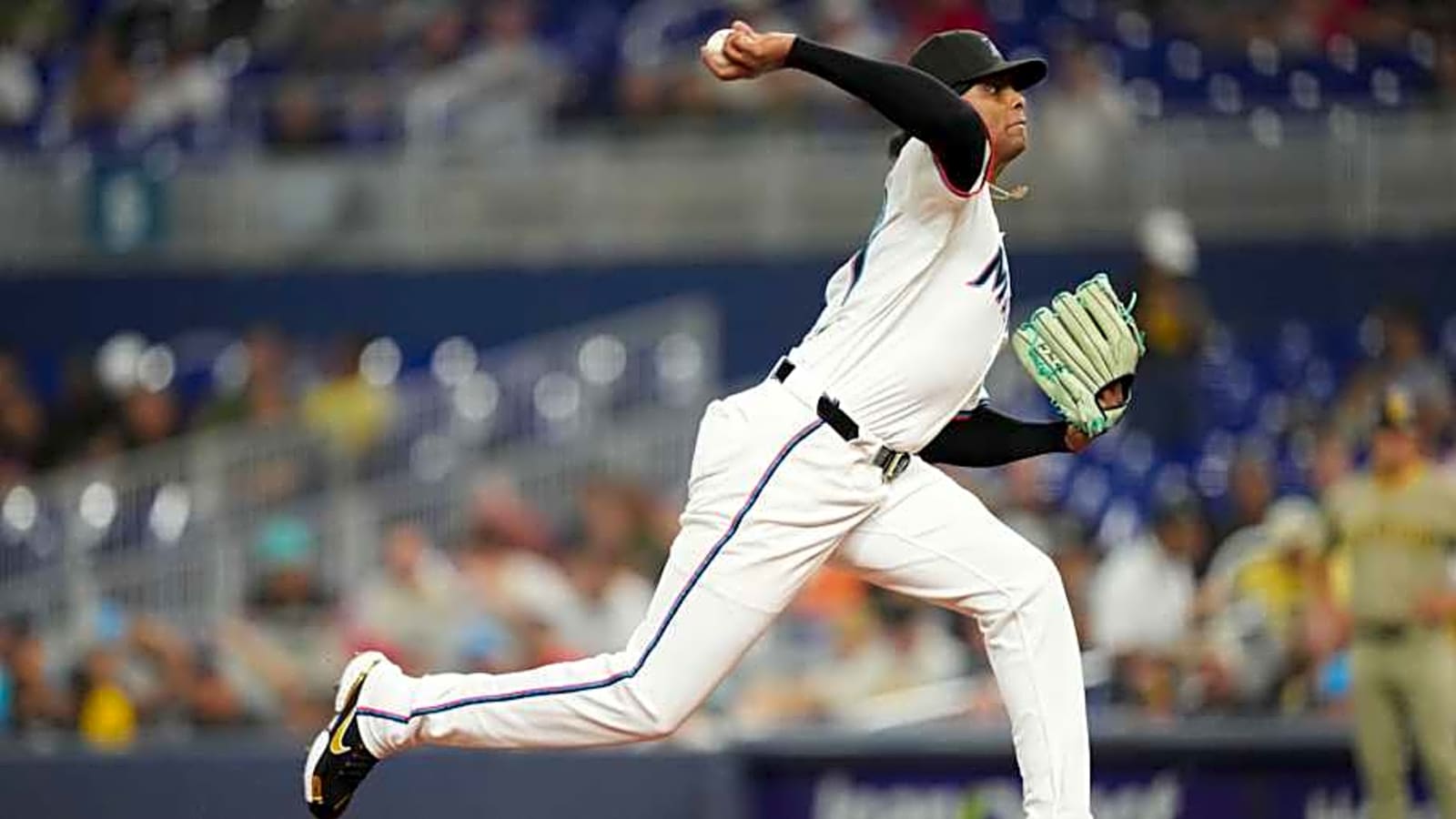 Marlins Receiving Interest From 2 Contenders in Star Pitcher