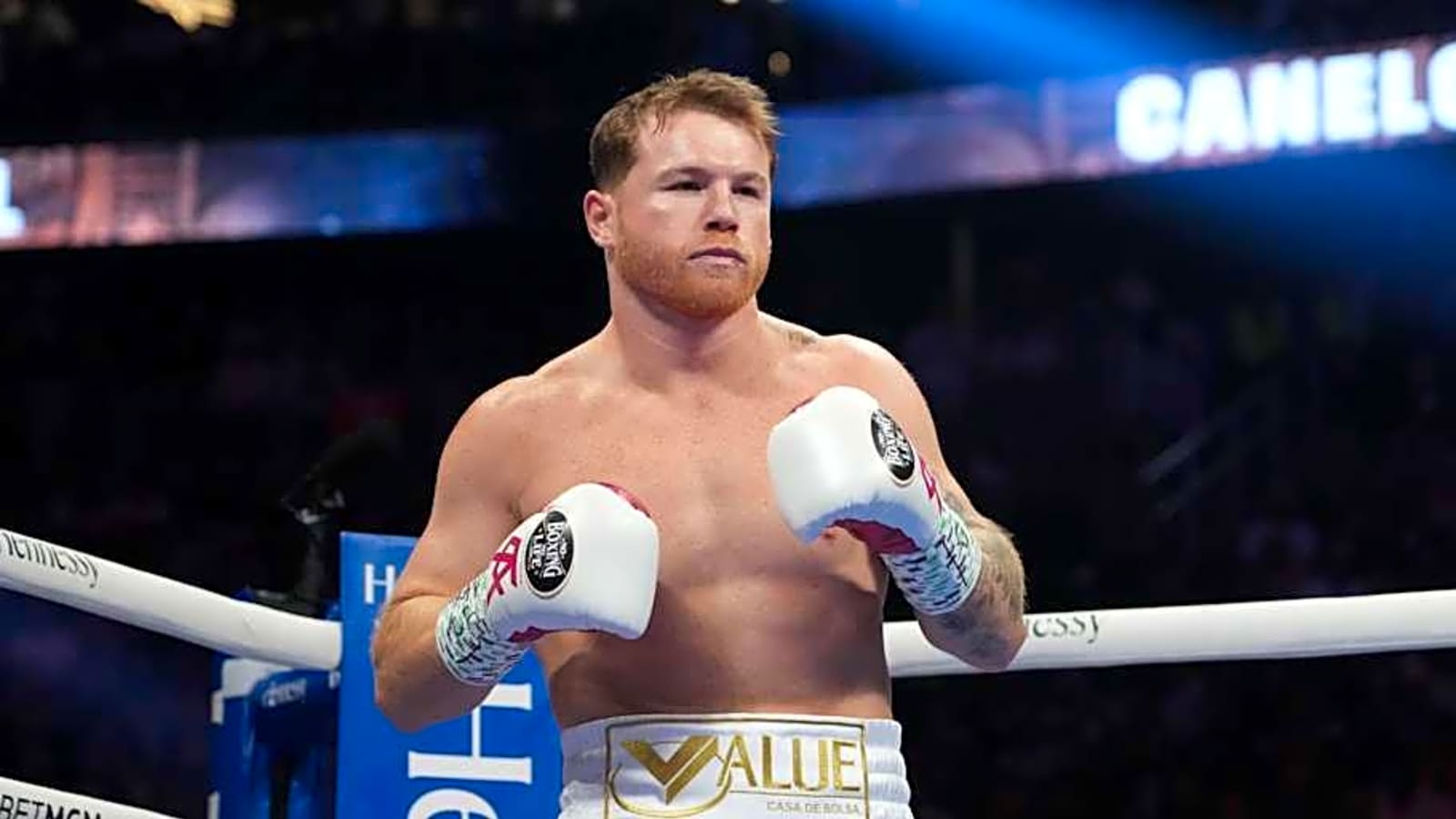 Canelo Alvarez Shoves Terence Crawford During NYC Faceoff 