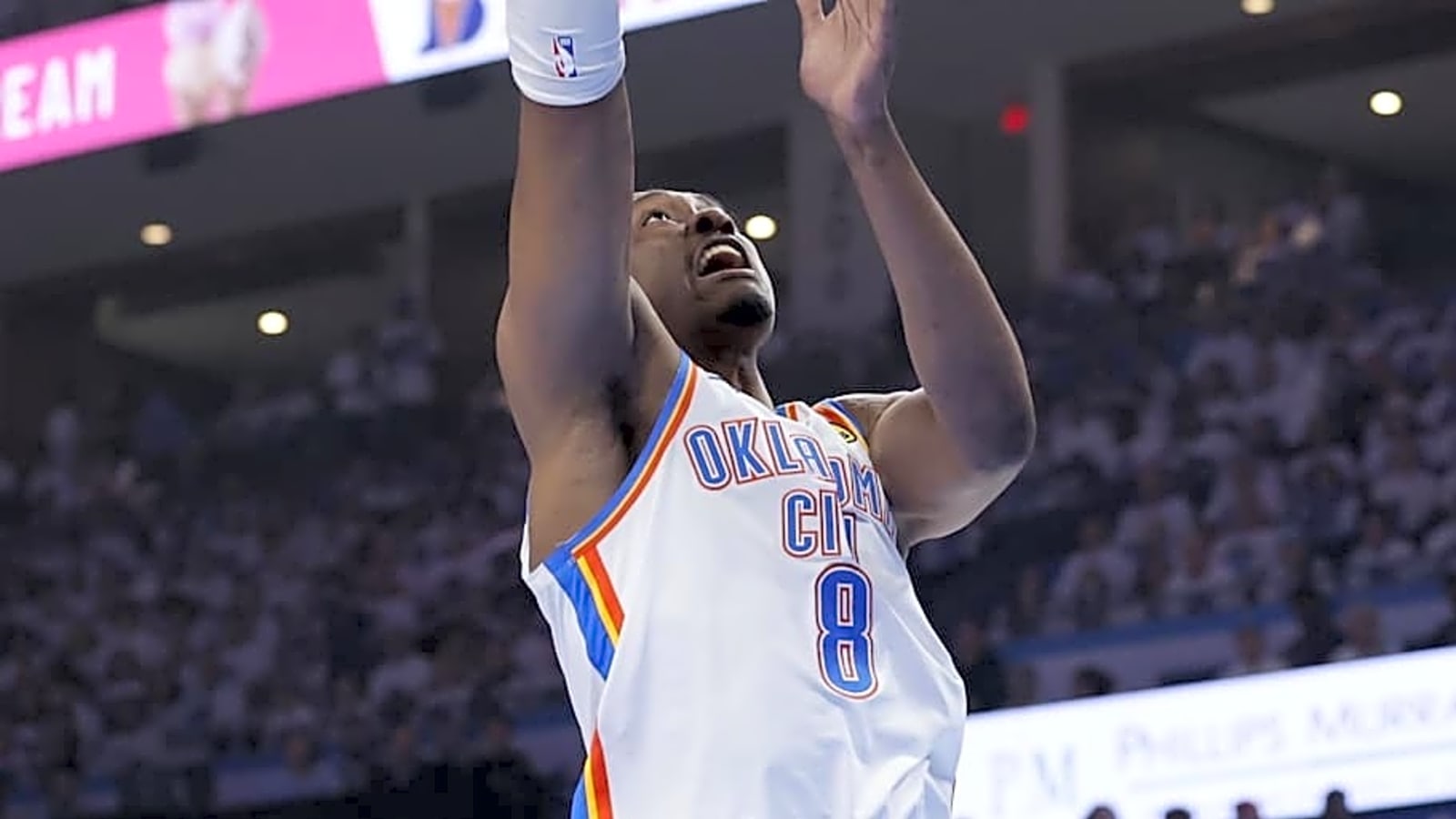 Social Media Reacts to OKC Thunder&#39;s Blowout of Grizzlies