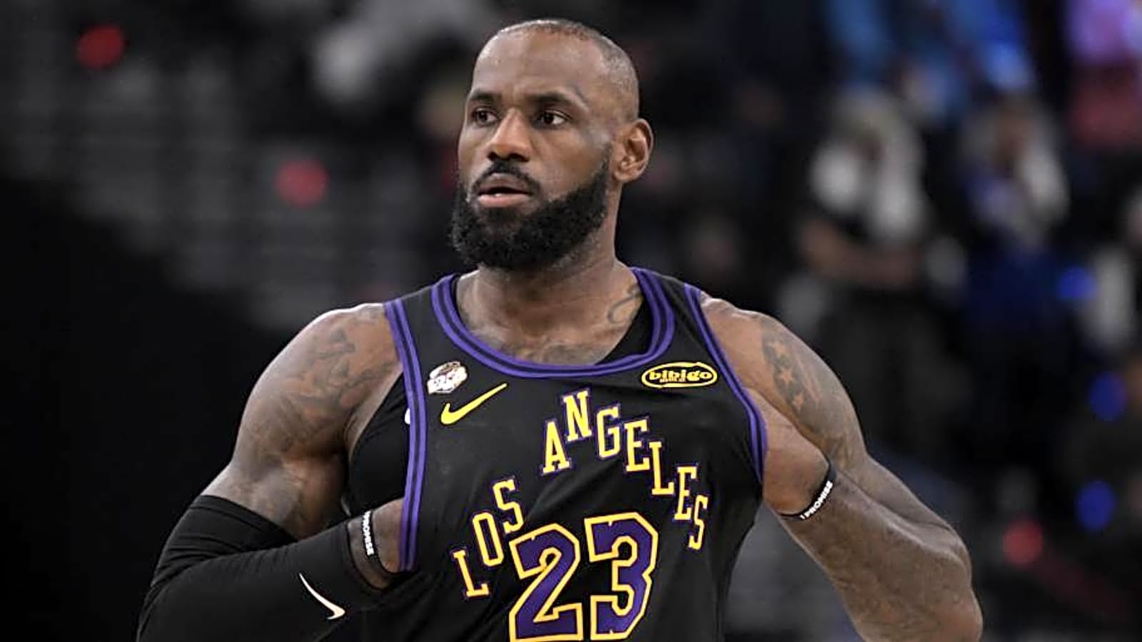 Lebron James Debuts New Oregon Ducks Nike Sneaker