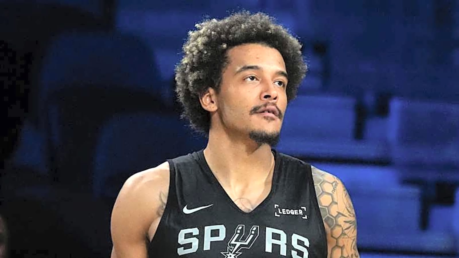 Knicks Beat Suns to Sign Free Agent Forward