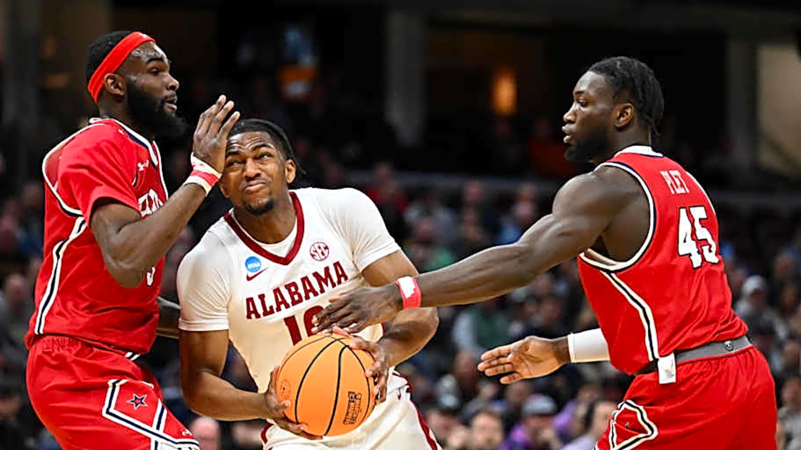Jaland Lowe has very high praise for Mo Dioubate&#39;s rebounding ability