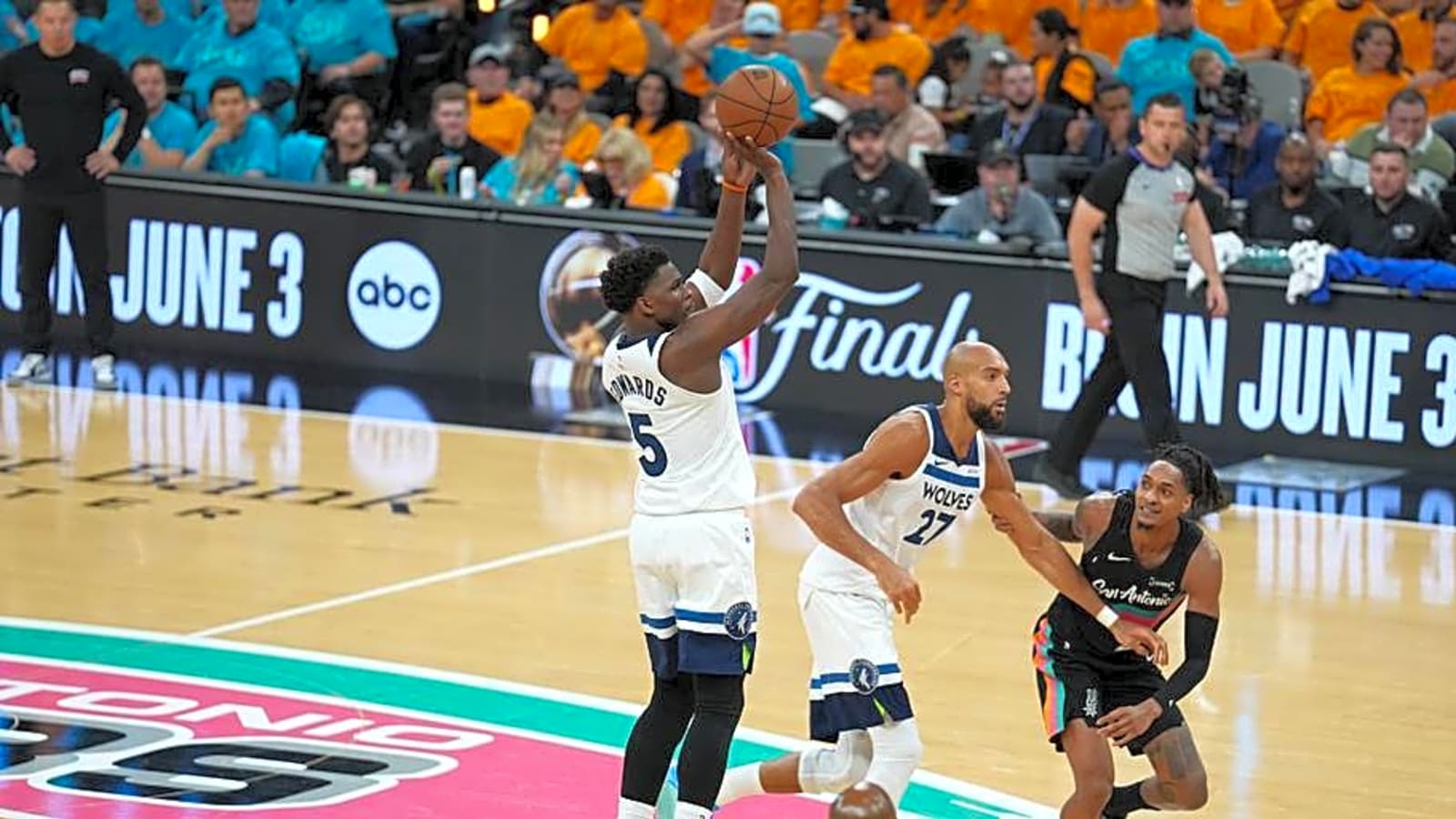 Timberwolves-Spurs Game 2: Referees, TV Announcers, Betting Odds