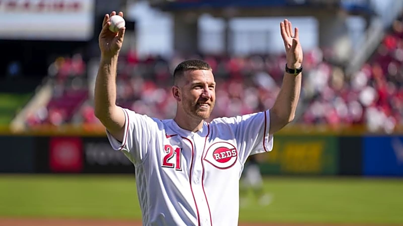 Watch: Cincinnati Reds Legend Returns to Great American Ball Park with Savannah Bananas