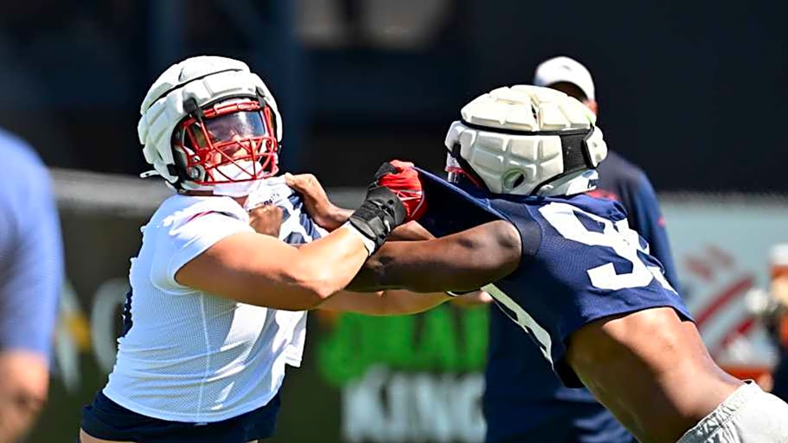 Patriots Rookie Offensive Linemen Soaking Up Knowledge