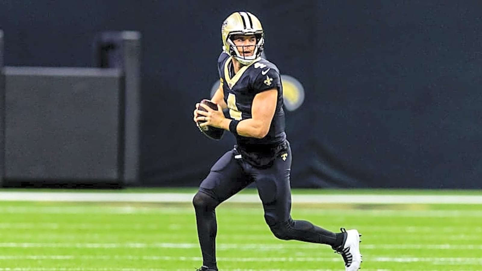 Derek Carr Whispers Gives Saints Glimmer of Trade Hope