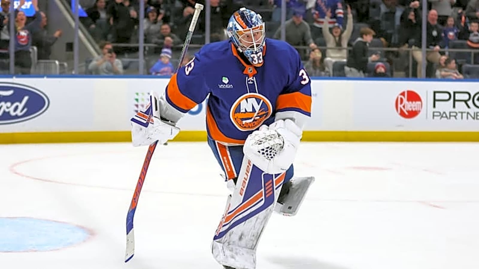 Special Guest Rocks National Anthem at Islanders Game