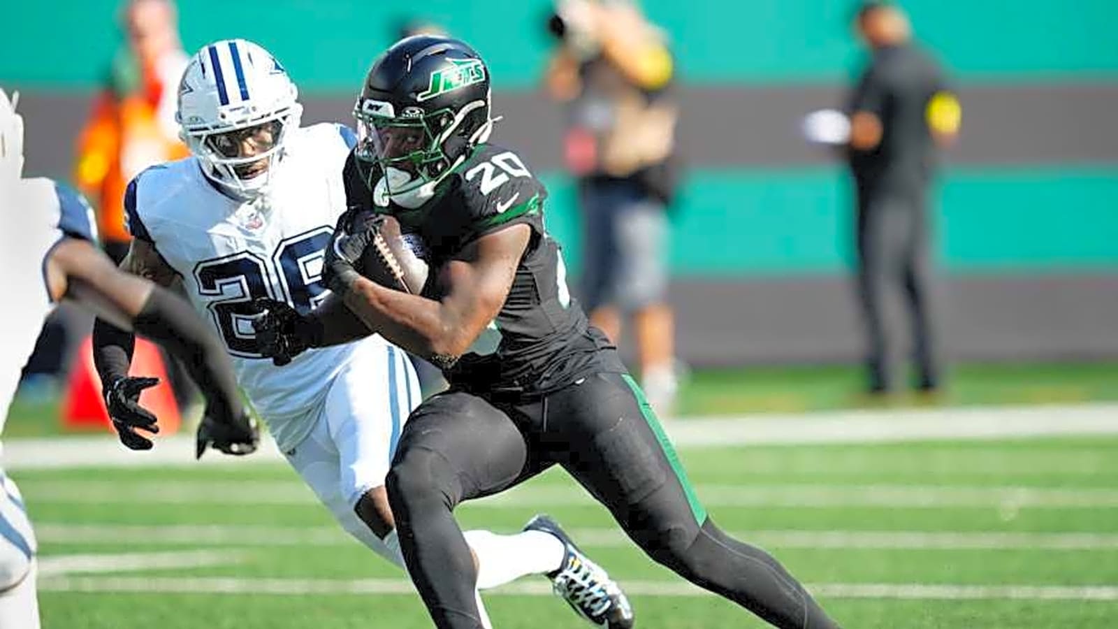 Blockbuster Trade Speculation Links Jets Star RB To Chiefs