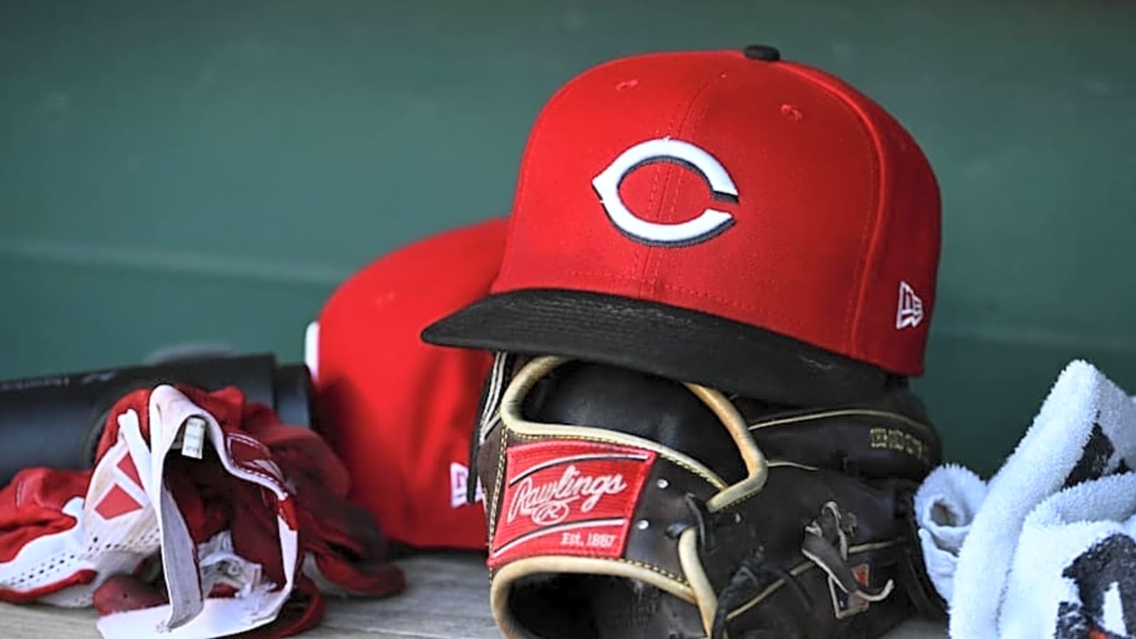 Cincinnati Reds Sign 18-Year-Old to Summer League Roster