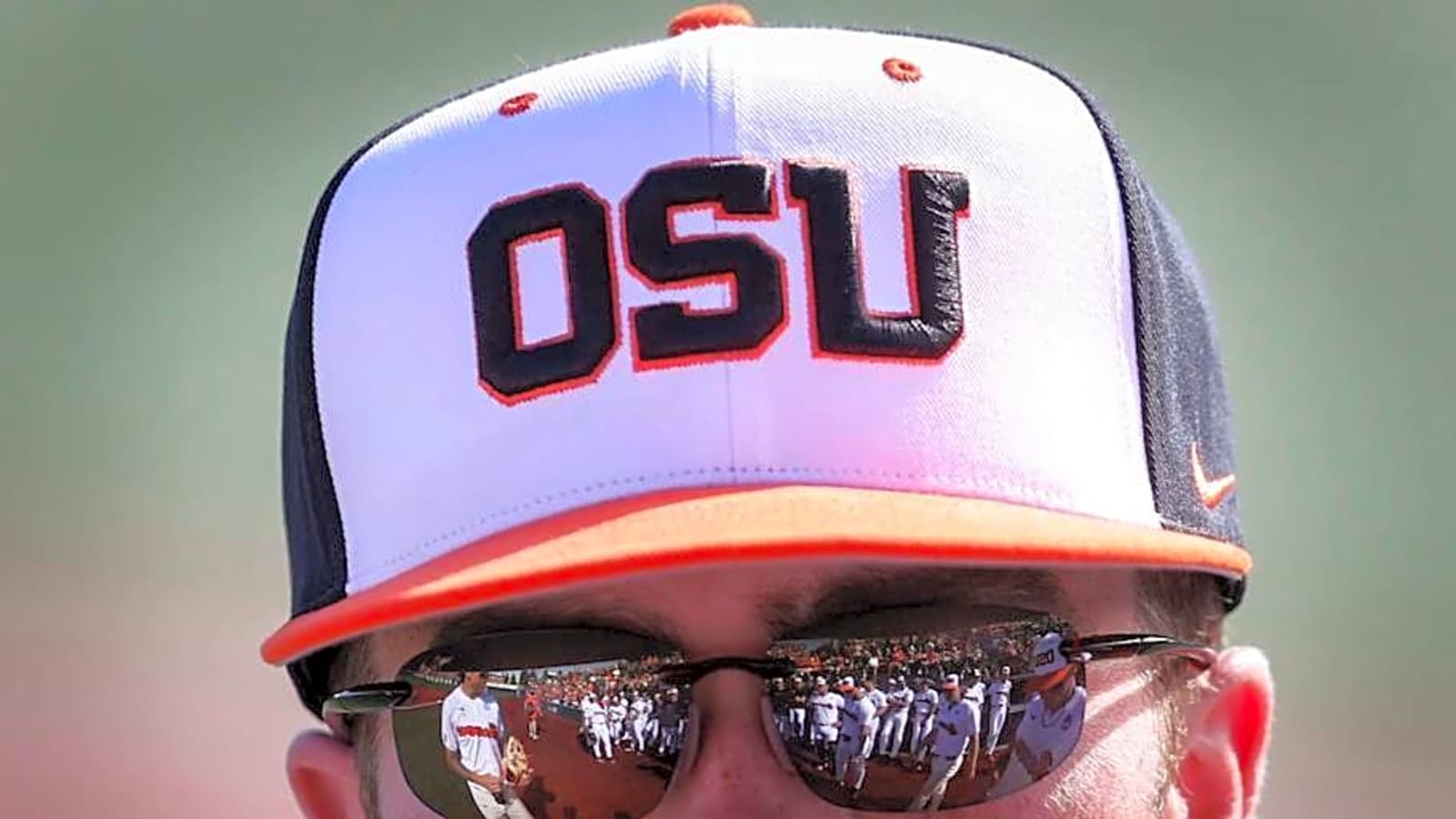 Watch: Mitch Canham and Oregon State Baseball Players Arrive in Omaha