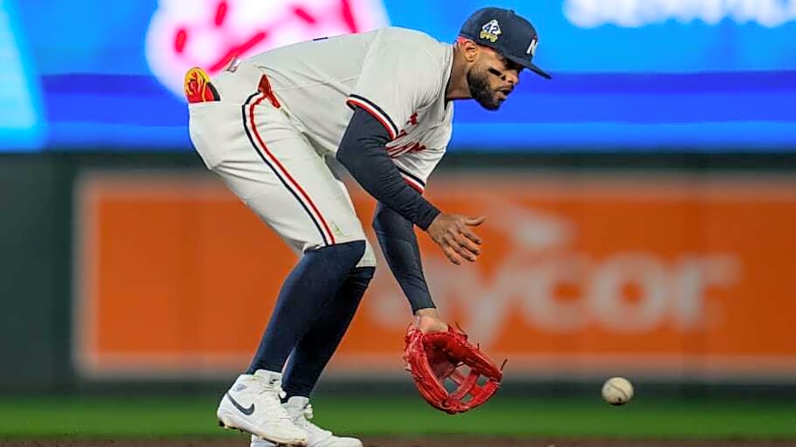 Twins place Willi Castro on 10-day injured list, recall Mickey Gasper