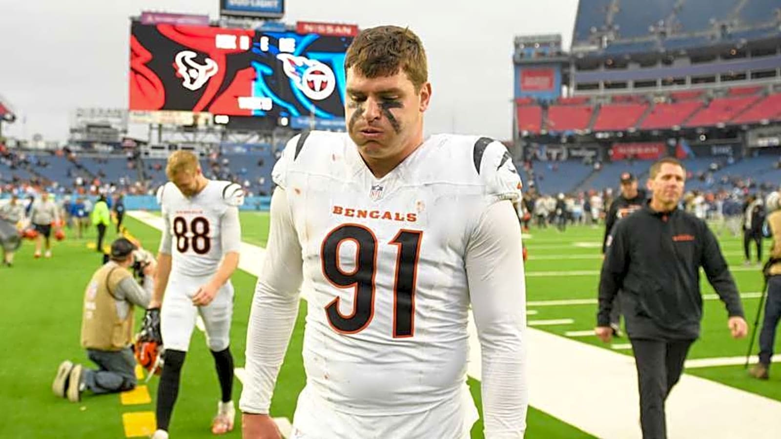 Bengals exec has &#39;a ton of respect&#39; for Trey Hendrickson, but actions say otherwise