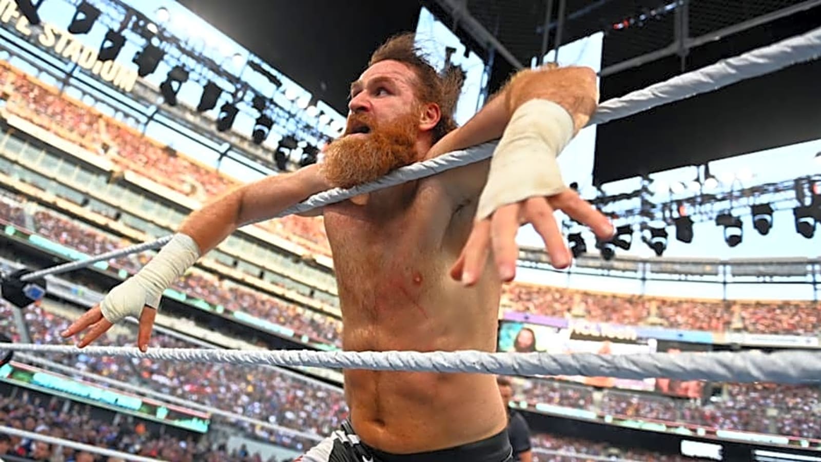 WWE SmackDown Results (8/15/25): Sami Zayn Switches Shows, McIntyre Explains Himself