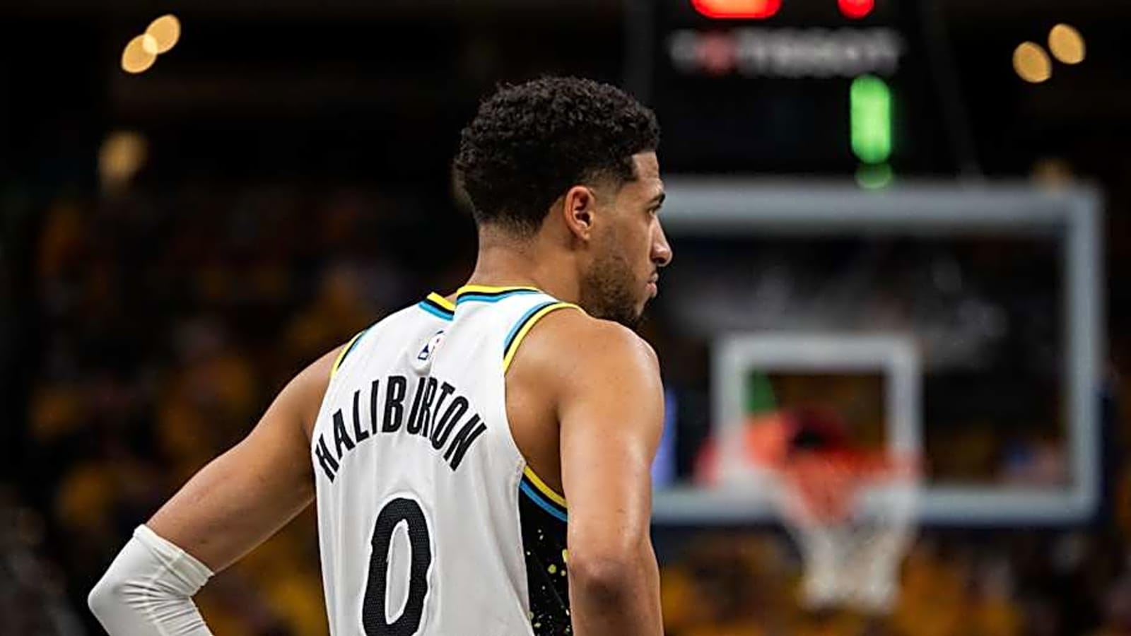 Former NFL Star Urges NBA To Ban Tyrese Haliburton&#39;s Dad From Future Games